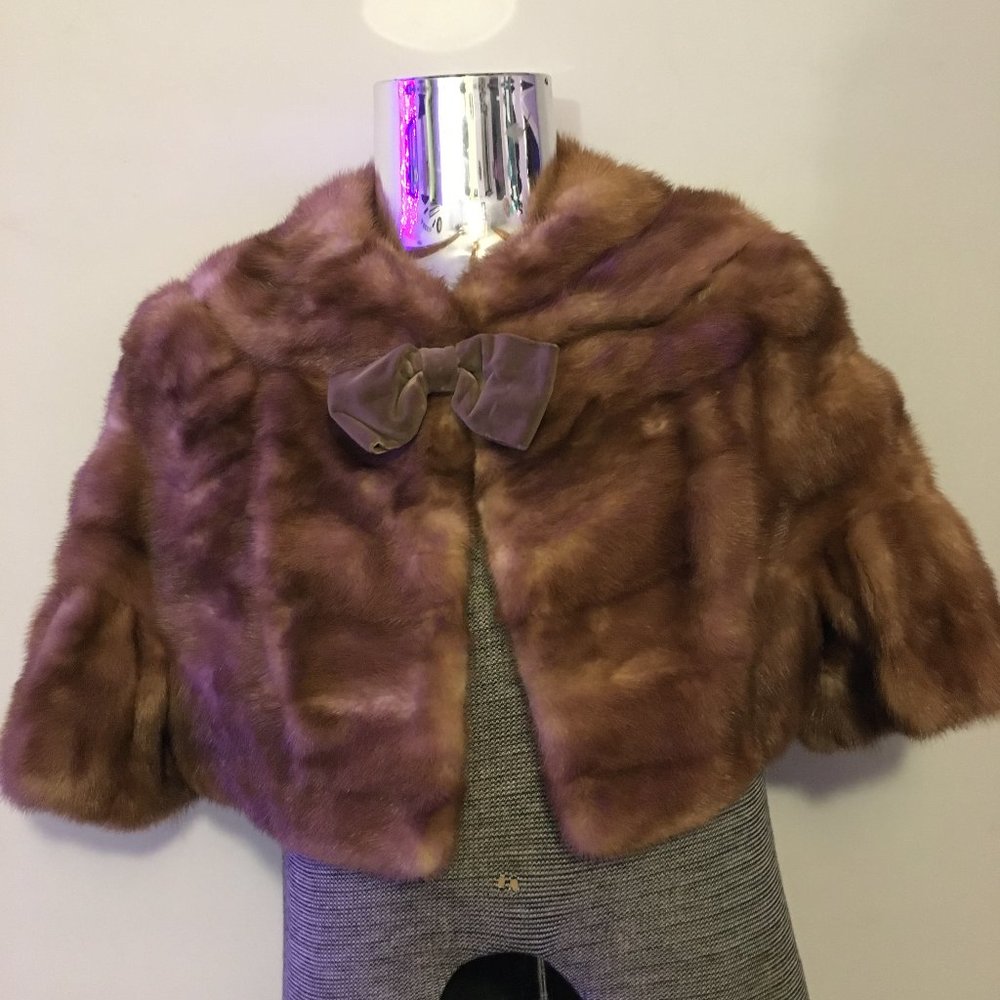 1940s-1950s vintage blonde mink fur stole.